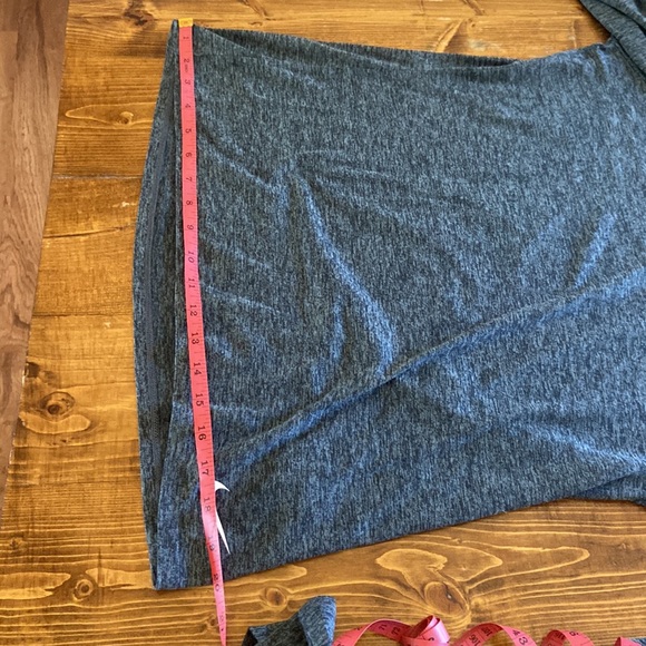 Nike women’s long sleeve dri-fit. Worn but in good condition! Heathered gray. - Picture 8 of 11